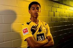 Quỷ đỏ đã bị giáng một đòn mạnh khi Dortmund tuyên bố chính thức sở hữu Jude Bellingham