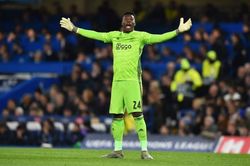Những thủ môn tiêu biểu có đủ khả năng thay thế De Gea ở MU