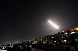 Syria đánh chặn nhiều tên lửa nhằm vào Damascus