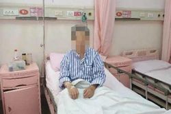 Kẹt trong thang máy 4 ngày, hai mẹ con sống sót nhờ uống nước tiểu