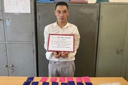 Gã đàn ông 'ma mãnh' giấu ma túy trong cánh cửa xe ô tô