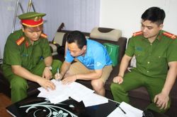Tạm giam cán bộ Ban Dân tộc tham ô tài sản
