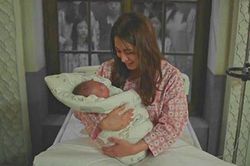 Lên thăm con gái đẻ, mẹ tôi bị thông gia cấm lại gần cháu ngoại vì lý do gây sốc