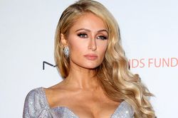 Paris Hilton hé lộ từng bị ngược đãi về tinh thần khi còn nhỏ trong phim tài liệu