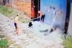 Vác xẻng tới báo thù cho thân nhân, người đàn ông đánh chết cụ bà, làm trọng thương bé gái 3 tuổi
