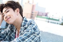 RM BTS khoe album mới, ARMY phát cuồng với kiểu tóc siêu ngầu