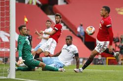 Solskjaer: 'MU quyết trận sống mái với Leicester'