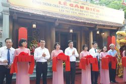 Gắn biển công trình tu bổ, tôn tạo đình Nam Hương tại phố cổ Hà Nội