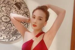 Bảo Thanh tung ảnh bikini nóng bỏng đập tan tin đồn đang mang thai