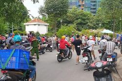 Nam sinh viên năm cuối gục chết trên vỉa hè với con dao găm trên ngực