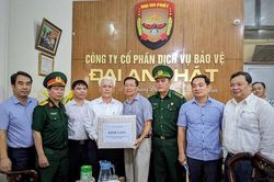 Lãnh đạo thành phố Hải Phòng: Thăm và tặng quà các gia đình có công với cách mạng