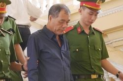 'Đại gia' Trầm Bê và 'siêu lừa' Dương Thanh Cường tiếp tục hầu tòa