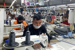 Dịch Covid-19 khiến thu nhập của nhiều hộ gia đình Việt Nam giảm tới 70%