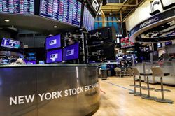 Chứng khoán Mỹ: Cổ phiếu công nghệ bị bán tháo, S&P 500 đứt mạch thăng hoa