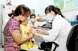 Chương trình Tiêm chủng mở rộng tại TPHCM mới đạt hơn 54%