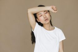Ra riêng vẫn không yên với nhà chồng