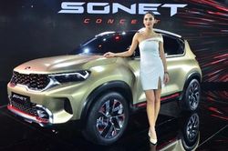 Kia Sonet 2021 cỡ nhỏ, giá rẻ 'lộ hàng' trước ngày ra mắt