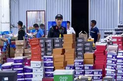 Chi phí 'luật lá' để duy trì kho hàng lậu rộng 1.000m2 tại Lào Cai là bao nhiêu?