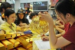 Giá vàng vượt mốc 55 triệu đồng một lượng