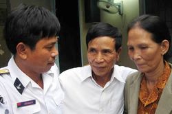 Cuộc gặp với vị đại tá thay đổi cuộc đời cậu bé lạc cha mẹ từ năm 9 tuổi