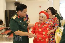 Bộ Quốc phòng tổ chức gặp mặt 300 đại biểu Bà mẹ Việt Nam Anh hùng