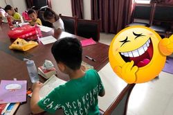 Trong khi cả lớp đang say sưa làm bài, cô bé có hành động bất ngờ khiến CĐM cười ngất
