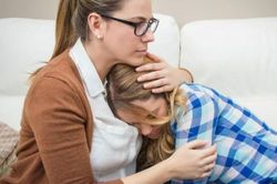 Con tuổi teen nổi khùng khi bị người lớn ne nẹt nghỉ hè thì phải làm việc nhà