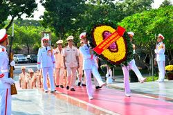 Lãnh đạo Đảng, Nhà nước tưởng niệm các Anh hùng liệt sĩ