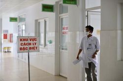 Thêm 2 người mắc Covid-19 trở về từ Nga, được cách ly ngay khi nhập cảnh