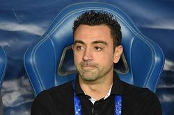 Huyền thoại Barcelona Xavi mắc COVID-19