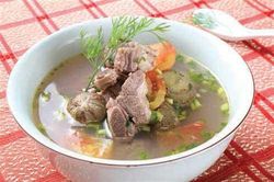Tuyệt chiêu làm món canh sườn nấu sấu chua thanh mát đưa cơm ngày hè