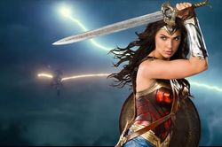 Không chỉ Batman, Wonder Woman cũng có chiến lược để hạ gục Justice League?