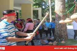 Khối thi đua 1 tổ chức giao lưu, về nguồn và sinh hoạt chuyên đề