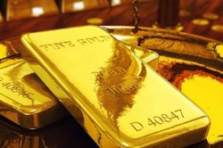 Giá vàng hôm nay 25/7: Vượt 1.900 USD/ounce, lập đỉnh mới