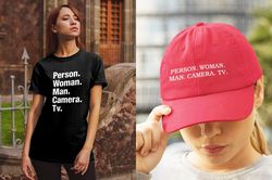 Các hãng rộ mốt bán áo, mũ in phát ngôn nổi tiếng của Tổng thống Trump