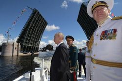 TT Putin tiết lộ về siêu vũ khí tại lễ duyệt binh hải quân