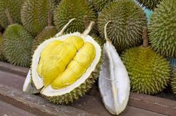 TP Hồ Chí Minh: Giá sầu riêng giảm kỷ lục, chỉ còn 30.000 đồng/kg