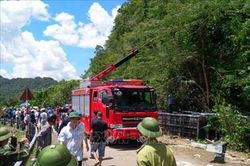 Tai nạn giao thông đặc biệt nghiêm trọng làm 13 người tử vong tại Quảng Bình