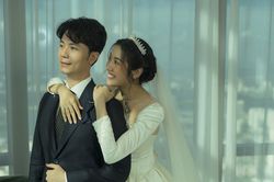 Gây sốc như Thúy Vân: Khoe tin vui đang mang bầu, ngay trong đám cưới
