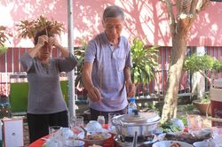 Mâm giỗ liệt sĩ ở nhà ông hai Trí