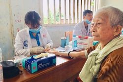 Bến Tre: Hơn 1.000 lượt người dân được tầm soát, khám, tư vấn sức khỏe miễn phí