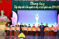 Đem mái ấm đến với người có công, hộ nghèo