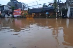 Mưa lớn trút xuống Lào Cai gây ngập úng nhiều nhà dân