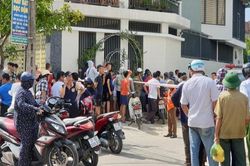 Một người phụ nữ bị chặn đường đâm tử vong