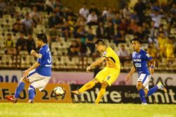 V.League 2020 tạm hoãn: SLNA thoát khủng hoảng?