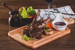 Mẹ làm sườn cừu nướng rượu vang ngon tê tái, cả nhà thích mê