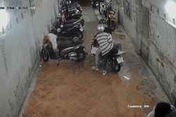 Từ vụ đôi bạn trẻ nhanh tay 'chôm' mũ bảo hiểm trong bãi xe, giới sinh viên được dịp bày tỏ bức xúc khi bản thân từng là nạn nhân