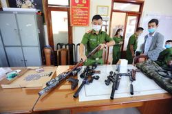 Công an Đà Lạt thu hồi nhiều vũ khí và công cụ hỗ trợ