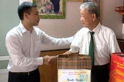 'Uống nước nhớ nguồn' ở thị xã Anh hùng