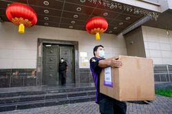 Mỹ - Trung bước vào cuộc chiến lãnh sự nguy hiểm